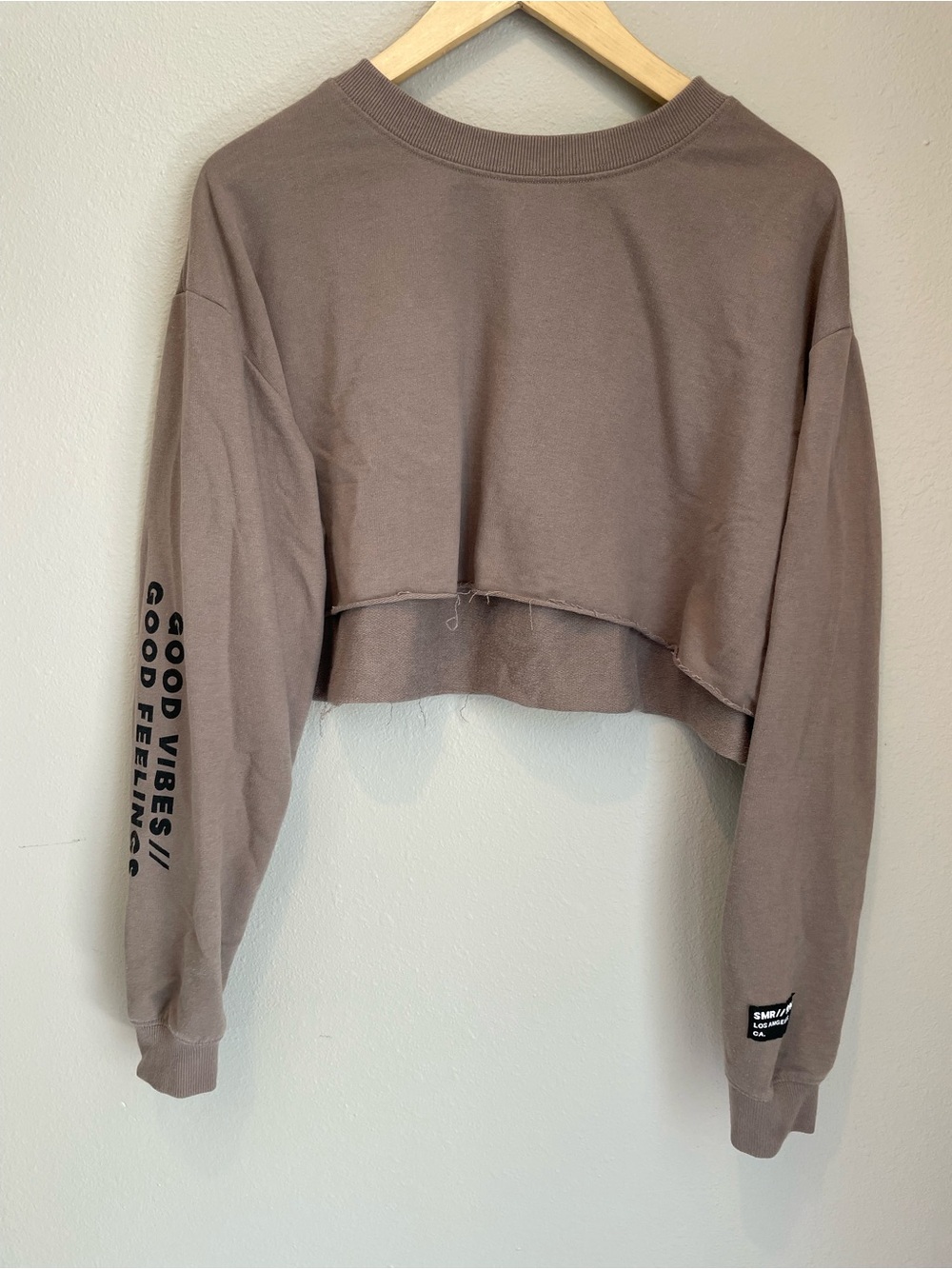 Sommer Ray SMR LA Cropped Sweatshirt Small Mocha Raw Hem Good Vibes Graphic